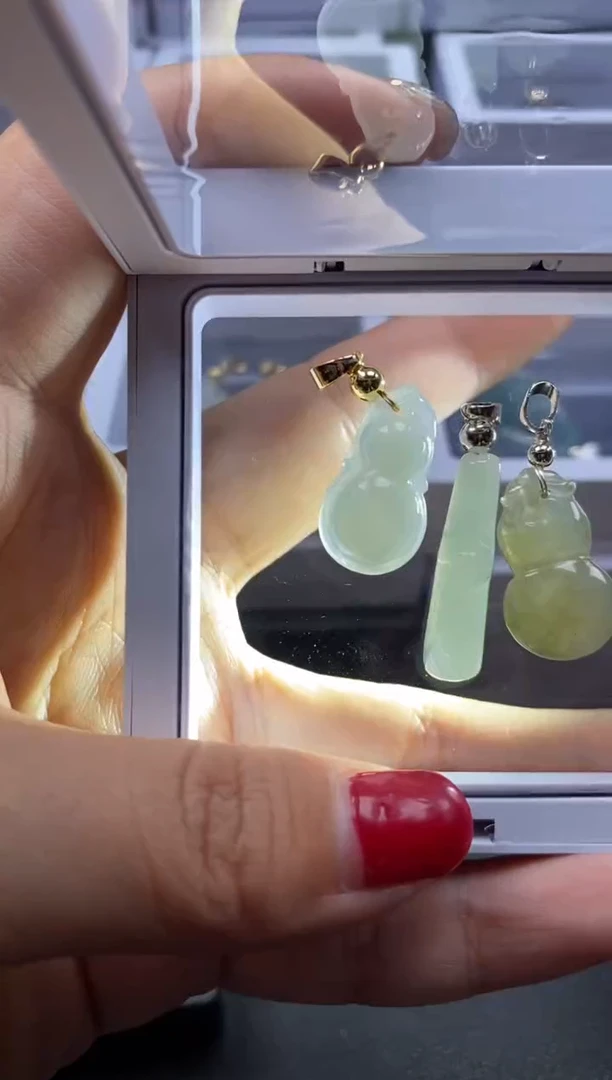 【闪购商品】翡翠未镶嵌吊坠(不含链)38804