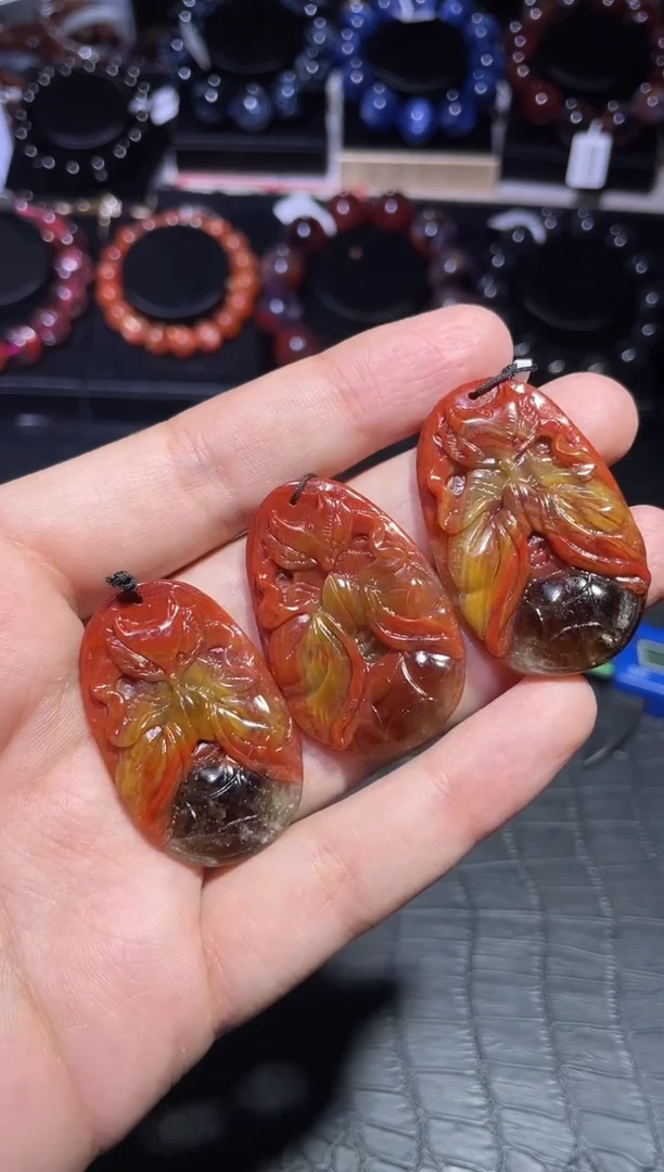 【闪购商品】水晶裸石未镶嵌极光裸石吊坠（多样性发其一）