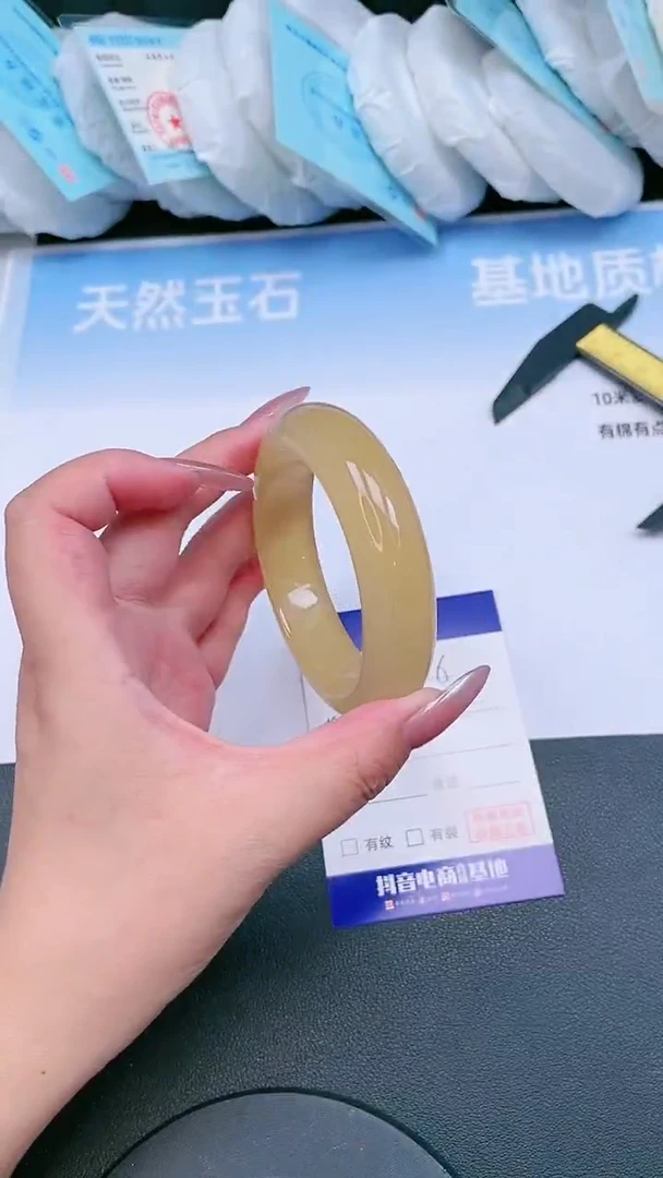 未镶嵌手镯石英质玉24T16-56