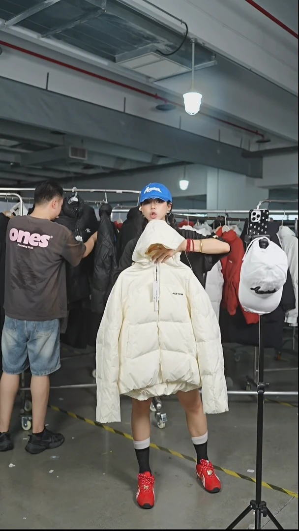 YKYB羽绒服短款L码