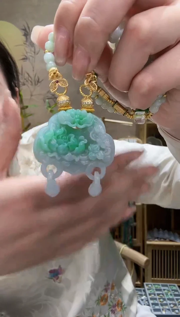 【闪购商品】翡翠颈饰未镶嵌吊坠