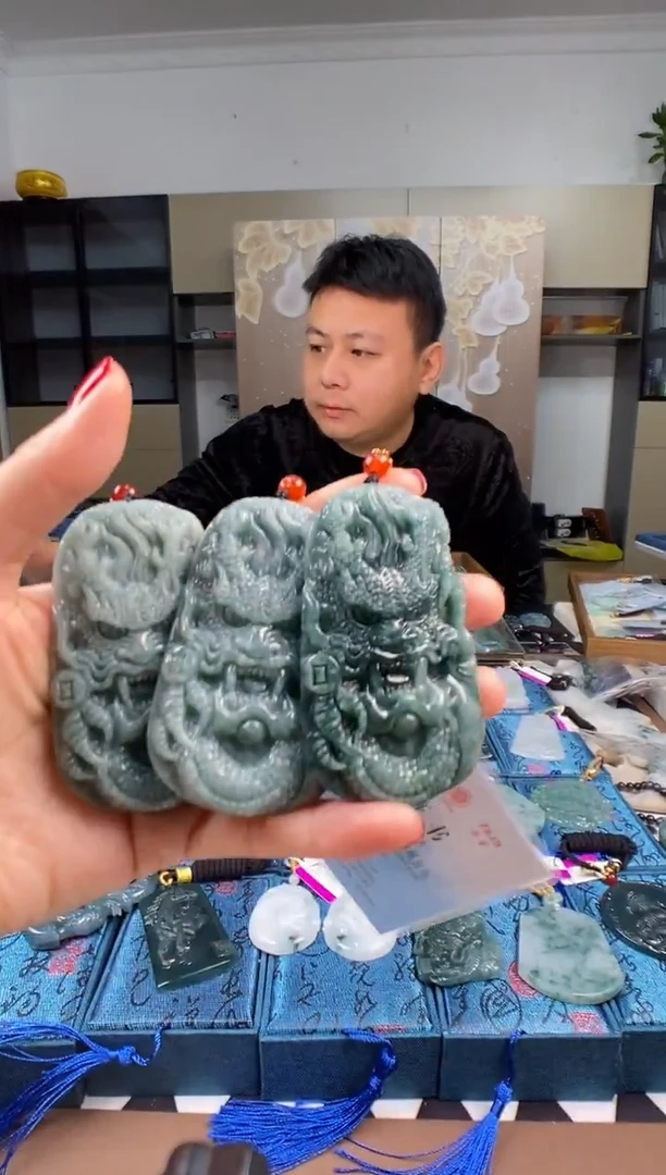 颈饰未镶嵌翡翠 多样性发其一