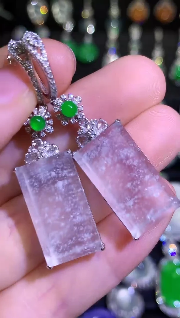 【闪购商品】翡翠耳饰18K金镶嵌玻璃种木那 雪花棉无事牌