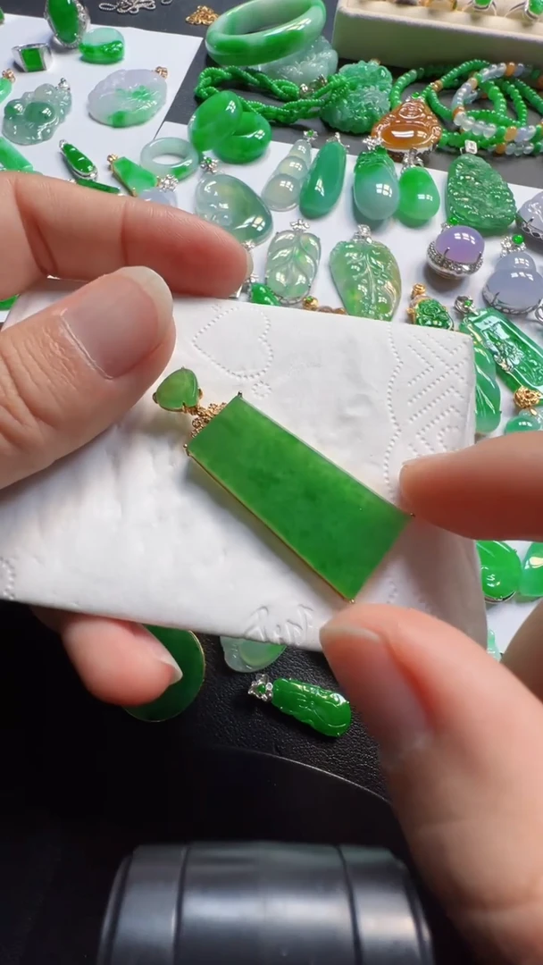 吊坠(不含链)18K金镶嵌翡翠4980