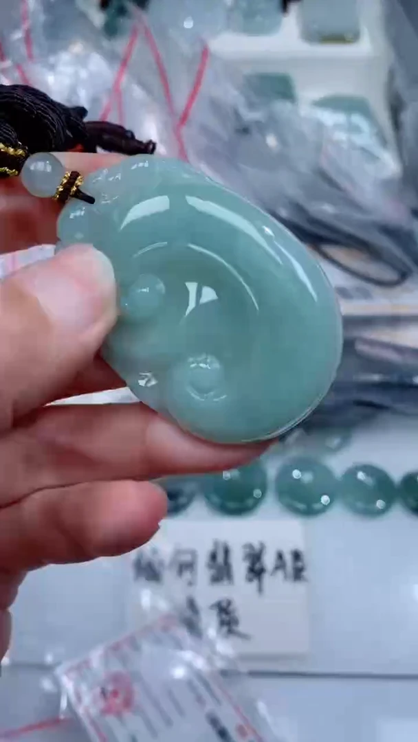 颈饰未镶嵌翡翠吊坠