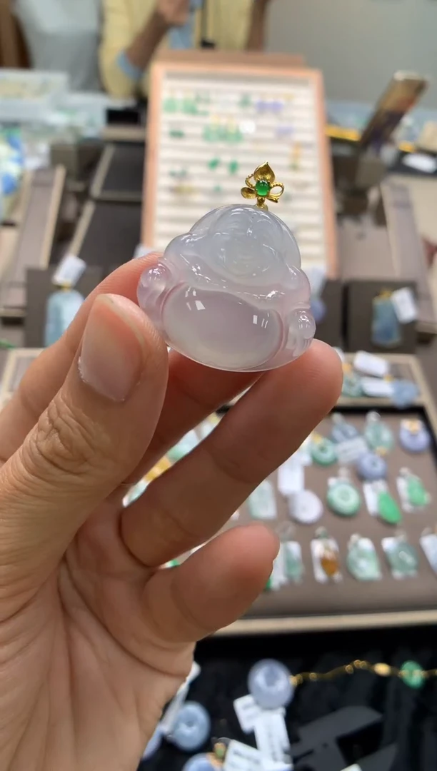 颈饰18K金镶嵌翡翠佛公