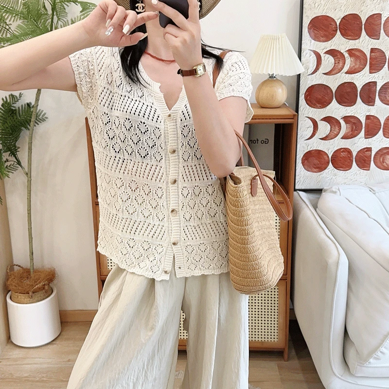 夏季薄款镂空独特超好看t恤女款2025新款爆款高级感短款短袖上衣