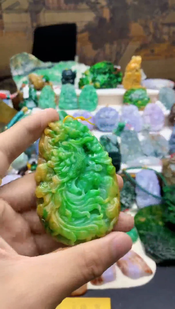 颈饰未镶嵌翡翠月****i天然A货翡翠