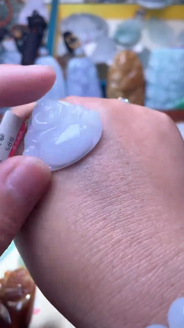 翡翠未镶嵌颈饰1