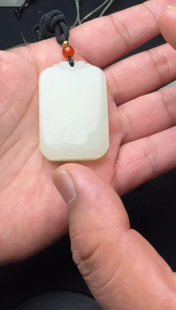 和田玉未镶嵌颈饰1