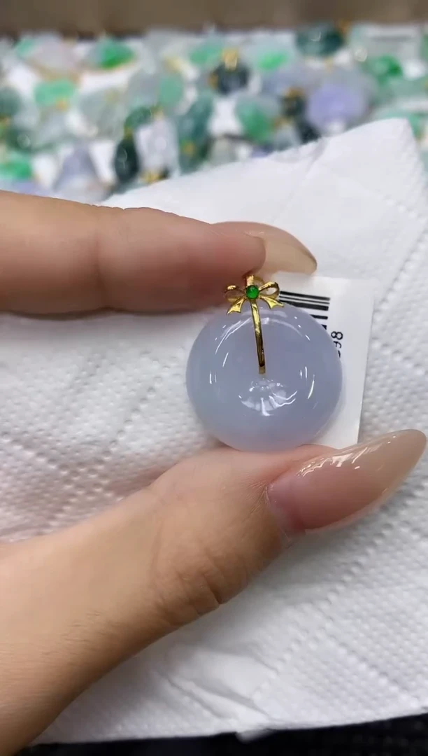 颈饰18K金镶嵌翡翠111111111111