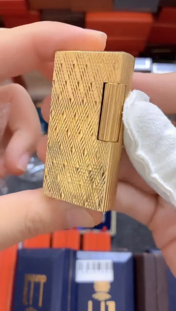 70宽登金色打火机