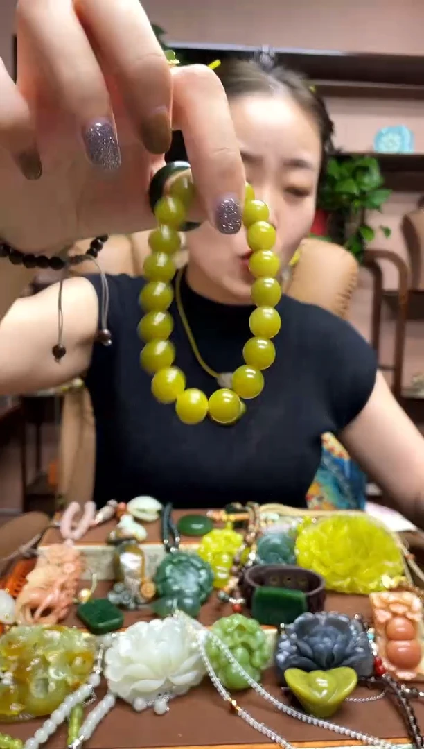 未镶嵌岫玉吊坠多样性发货发其中之一