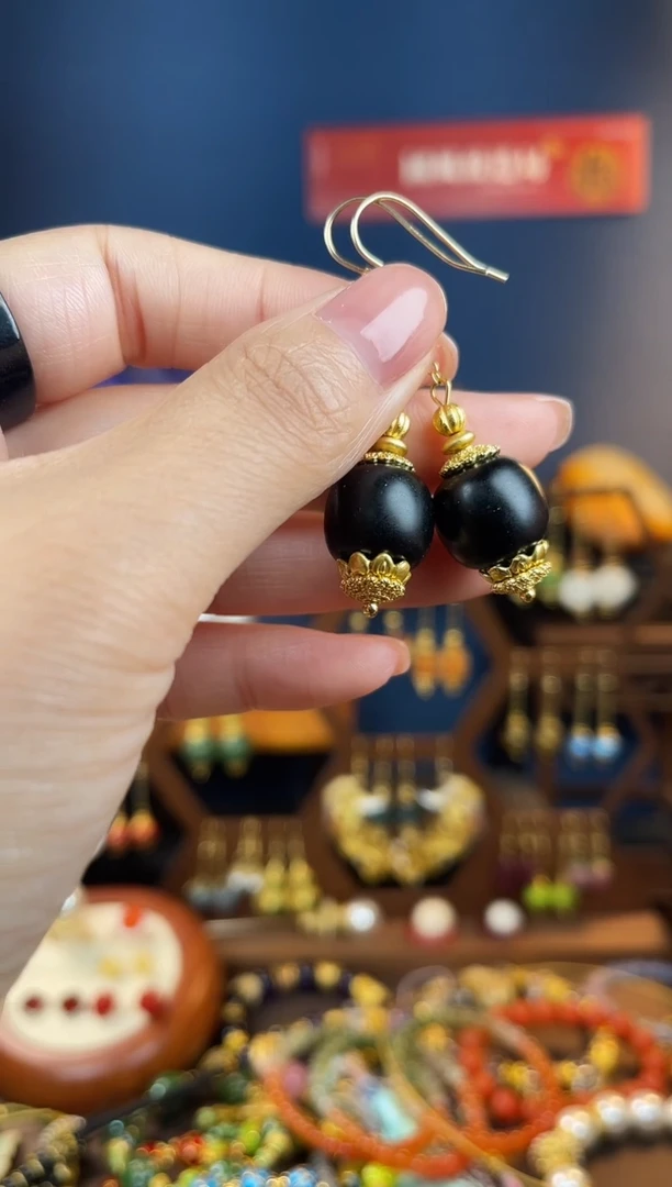 和田玉（墨玉）银S925镀金镶嵌耳饰墨玉耳钩