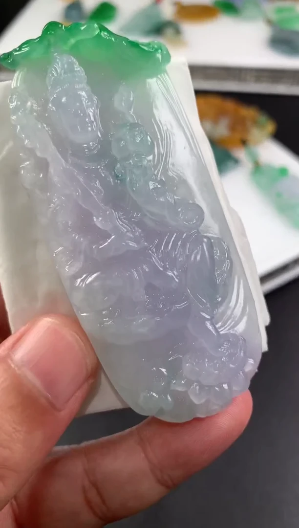 未镶嵌定制翡翠西**主翡翠