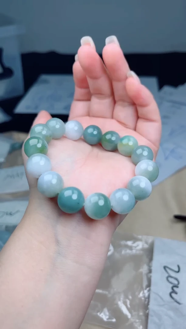 定制翡翠未镶嵌珠串