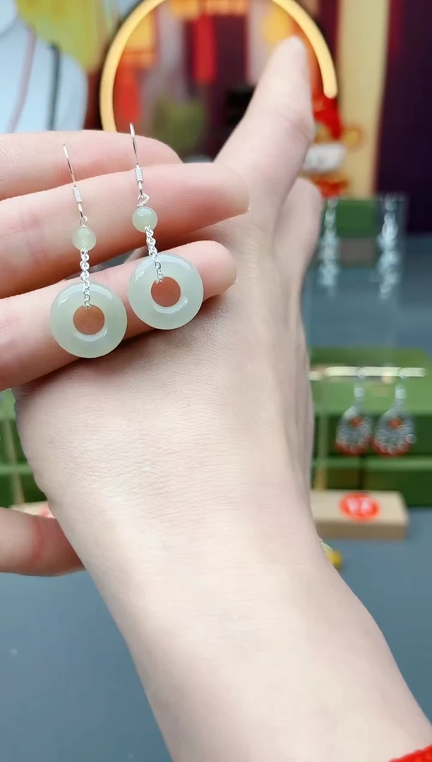 未镶嵌和田玉耳饰平安扣