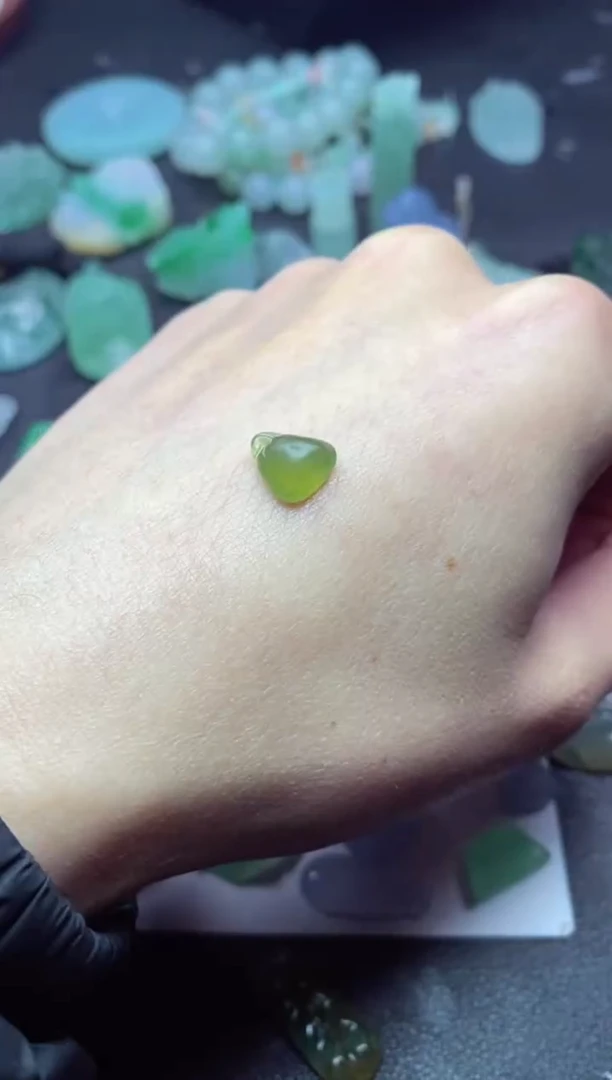 定制翡翠未镶嵌翡翠