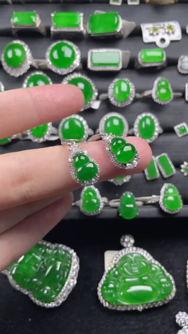 银S925镶嵌翡翠耳饰翡翠