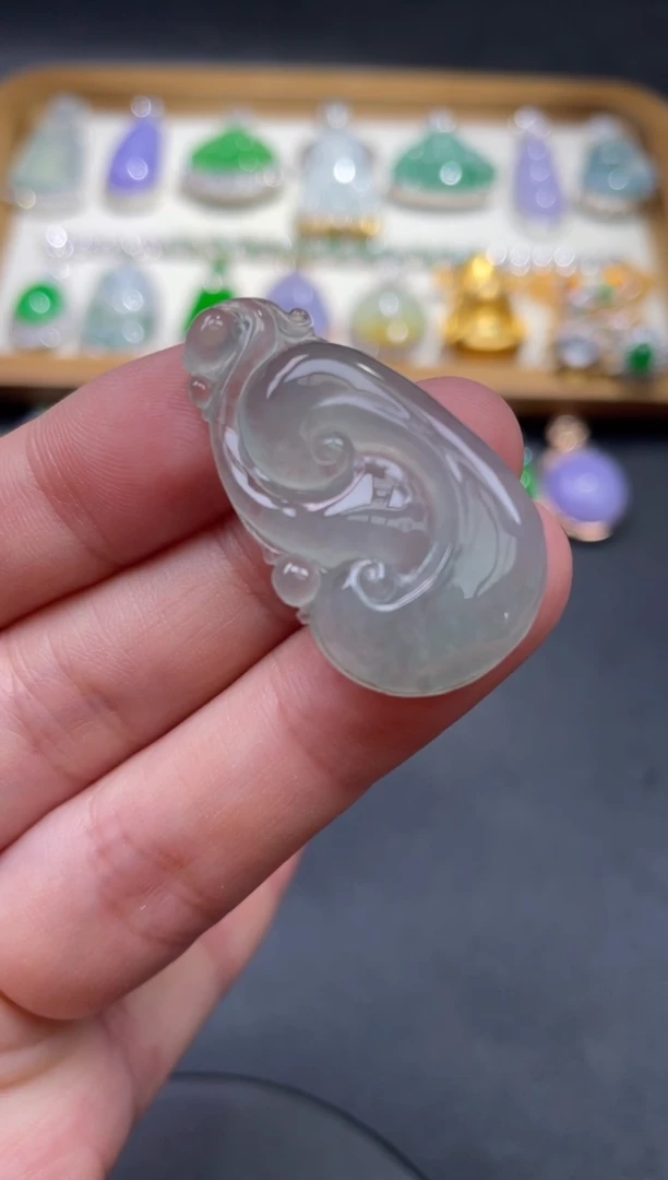 翡翠未镶嵌颈饰34.......