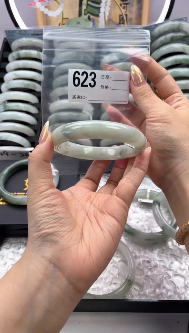 石英质玉手镯未镶嵌623