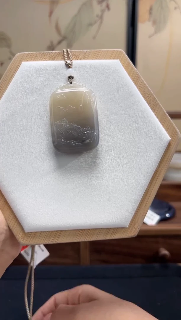 和田玉未镶嵌吊坠(不含链)51.2x34.710.7