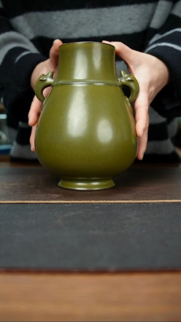 杯景德镇茶叶末鸠耳尊