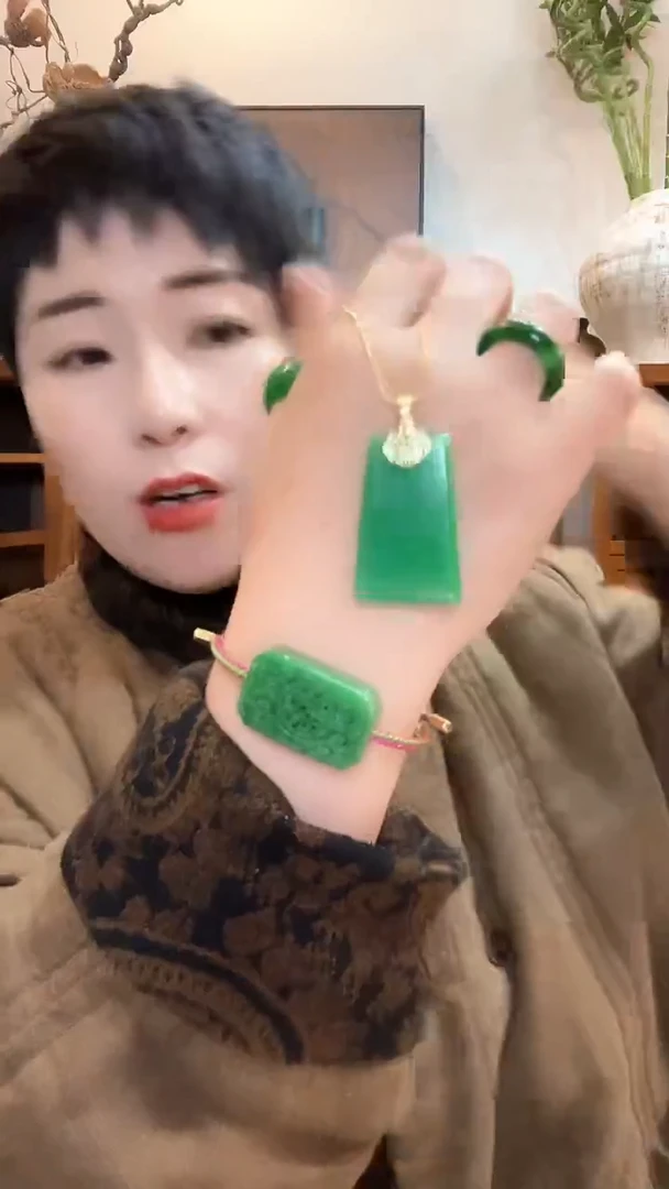 吊坠(赠链)未镶嵌翡翠203
