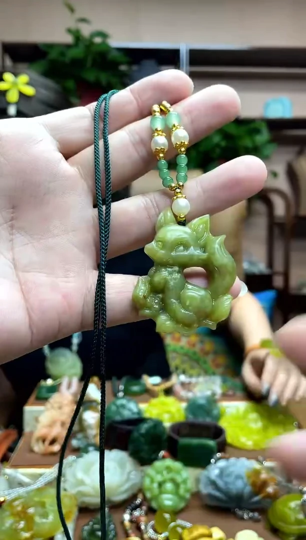 未镶嵌岫玉吊坠·3