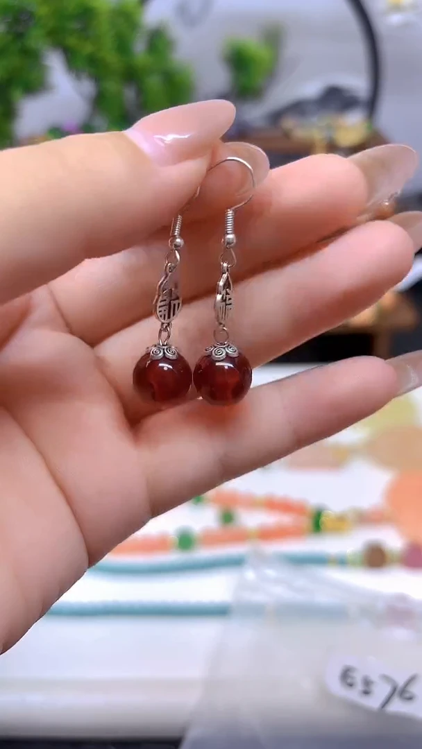 银S925镶嵌血珀耳饰E576