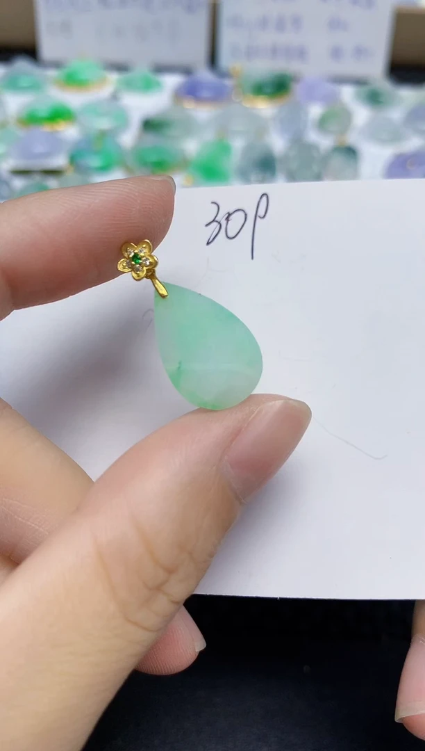 翡翠未镶嵌颈饰天然缅甸翡翠A货