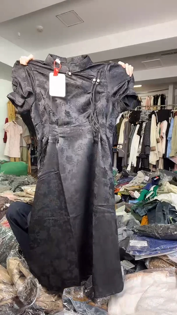 连衣裙       XL码      115-125斤