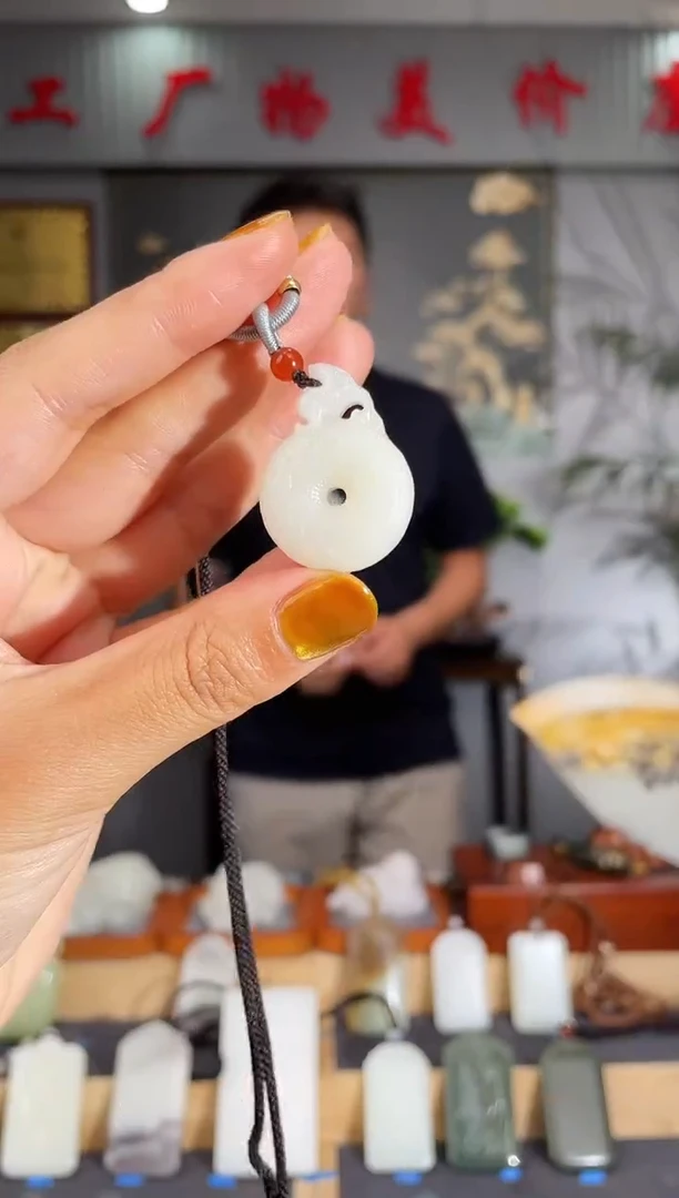 和田玉未镶嵌颈饰拍一发一 多样性发货