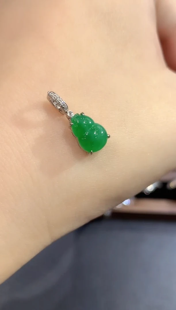 颈饰18K金镶嵌翡翠5-吊坠
