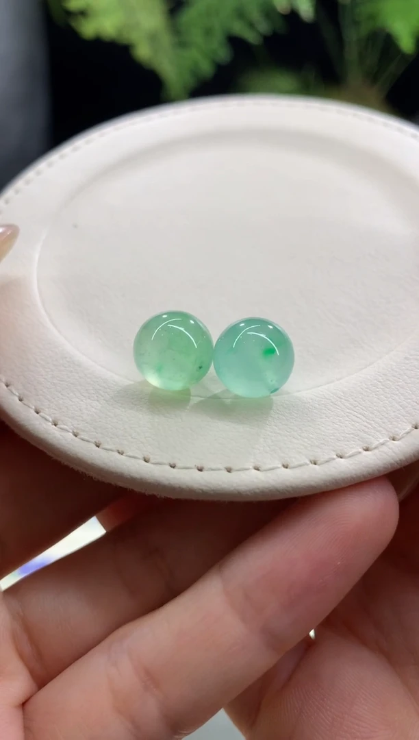 散珠翡翠一对卡10.4/10.2