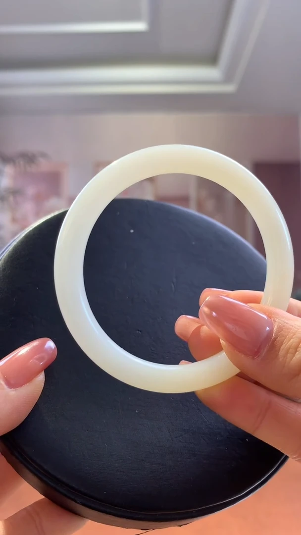 【闪购商品】和田玉手镯未镶嵌新疆糖白手镯54