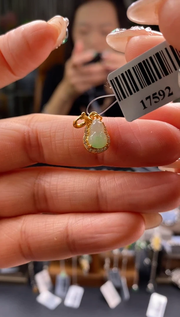 颈饰银S925镶嵌翡翠净货17592