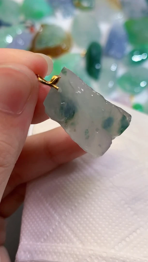 颈饰未镶嵌翡翠