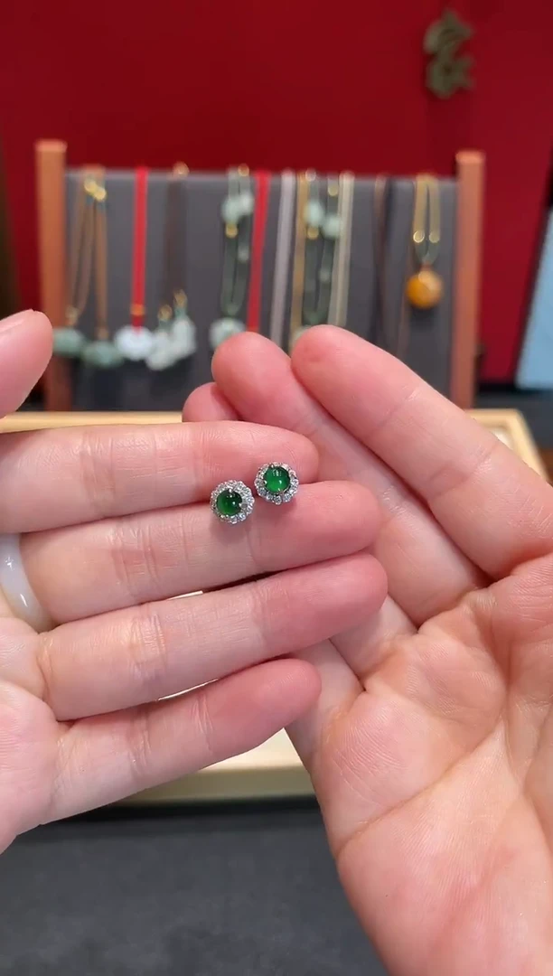 银S925镶嵌翡翠耳饰?翡翠耳钉