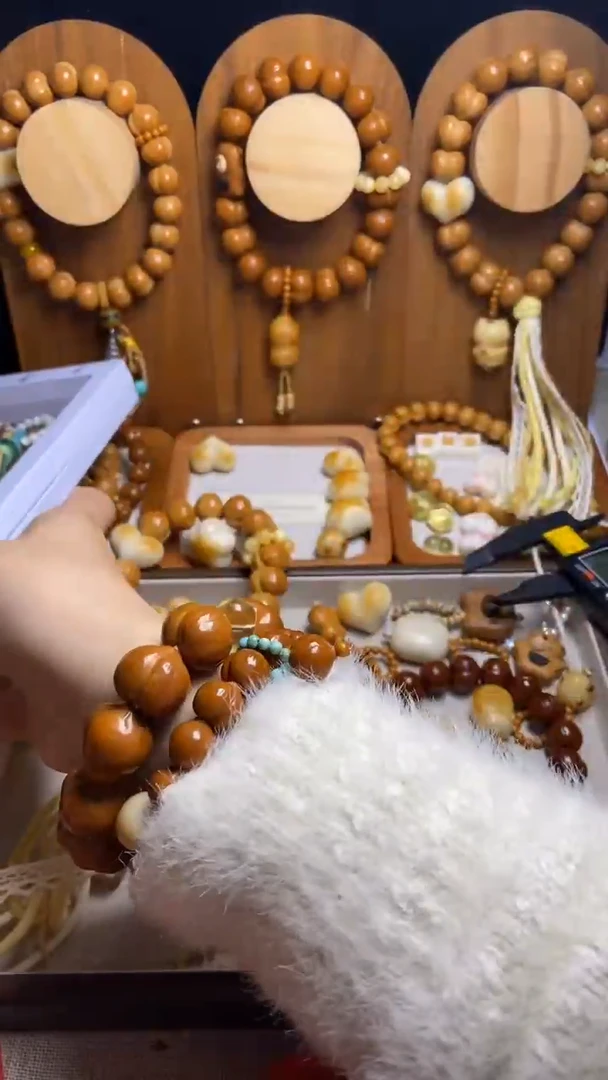 手串猴头核桃灿**花全品光面聚宝盆猫爪新绿流苏手持