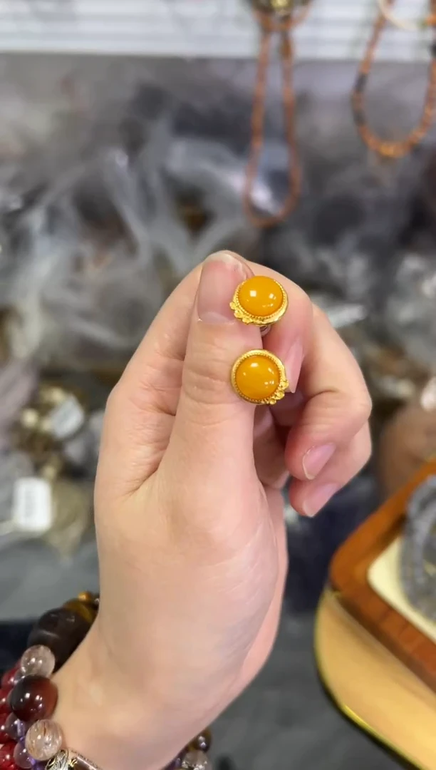 【闪购商品】蜜蜡耳饰银S925镶嵌蜜蜡银镶嵌款耳钉[3750]