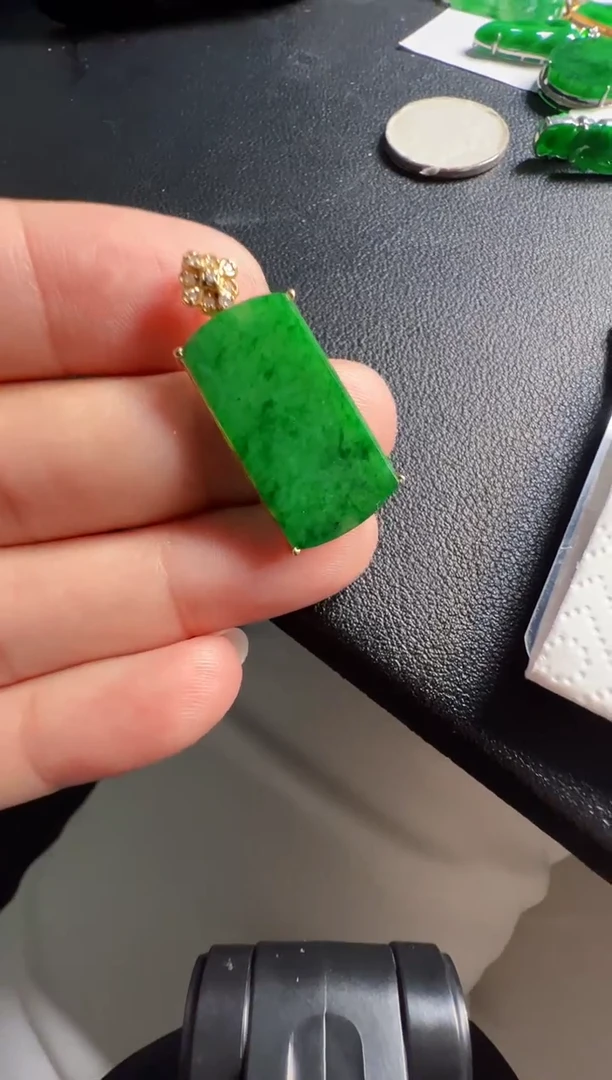 吊坠(不含链)18K金镶嵌翡翠2880