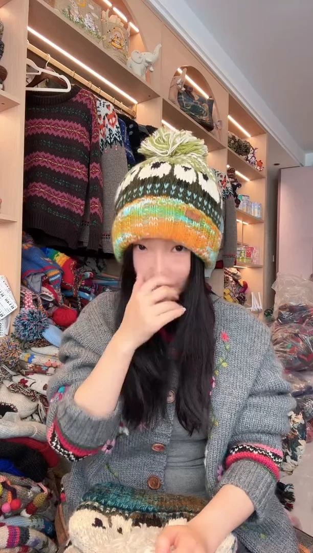 羊毛炫蓝色小羊翻边