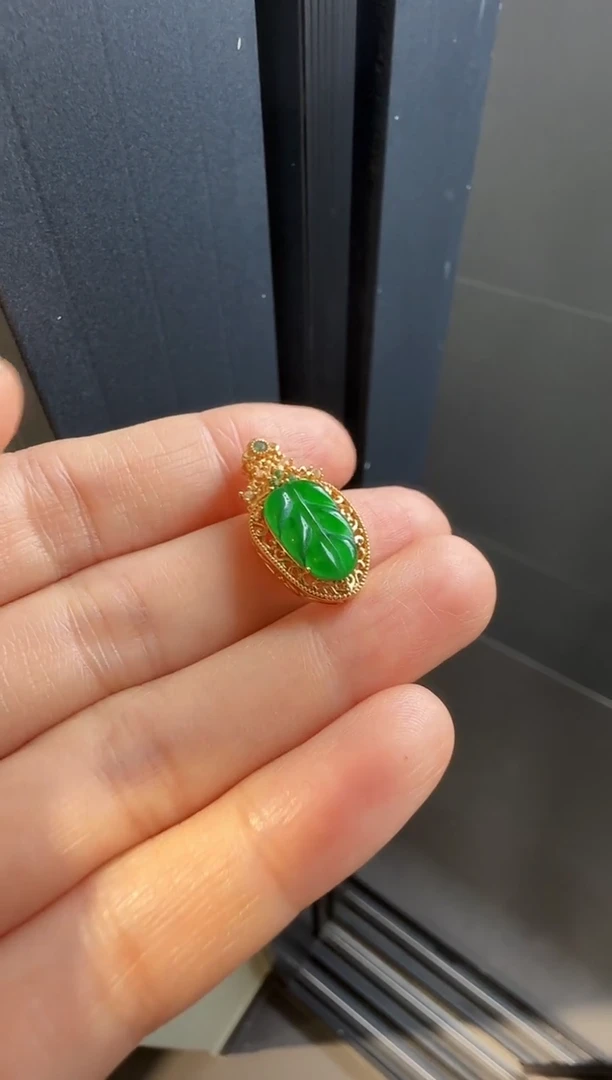 【闪购商品】翡翠颈饰18K金镶嵌00000580