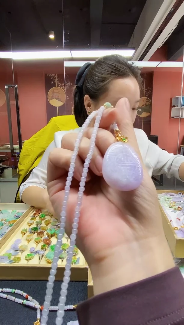 颈饰未镶嵌翡翠吊坠