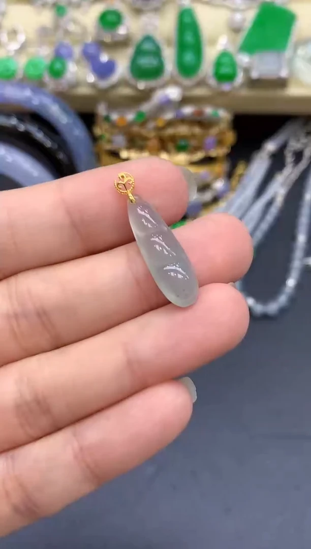 颈饰18K金镶嵌翡翠97-中国好珍宝