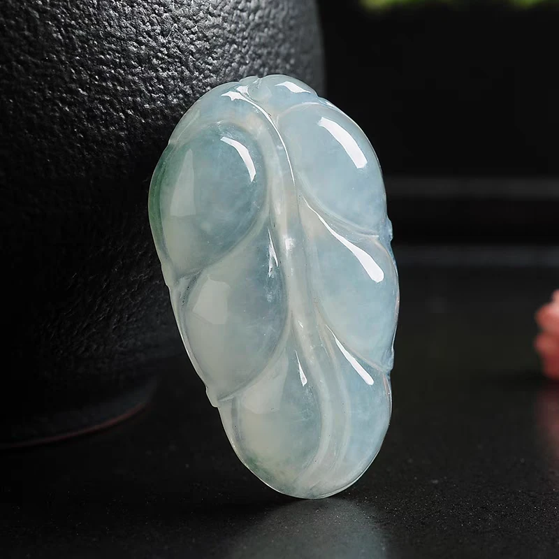 天然翡翠A货叶子吊坠多样性拍一发一飘绿