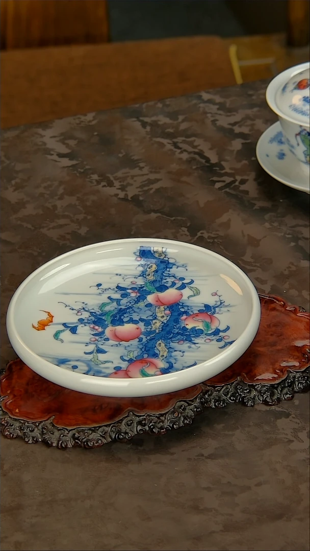 青花斗彩桃子壶承