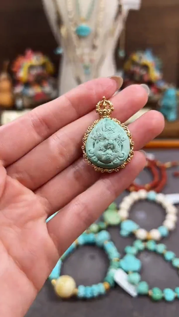 绿松石18K金镶嵌颈饰绿松石吊坠