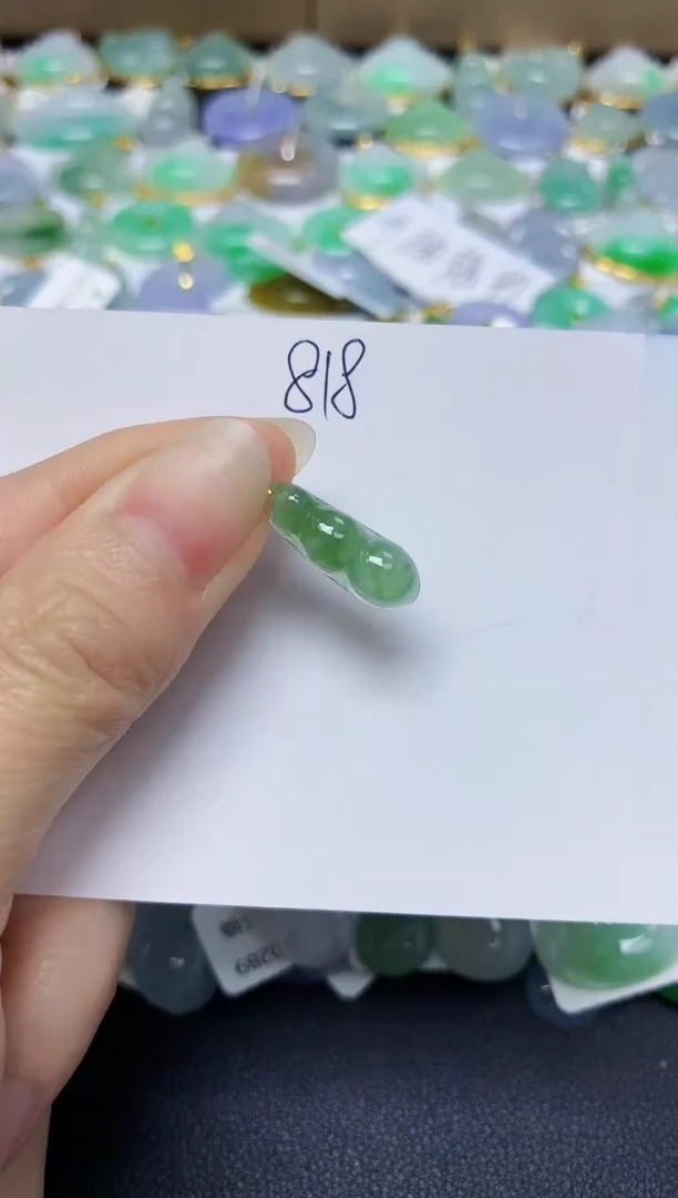 翡翠未镶嵌颈饰 天然翡翠A货